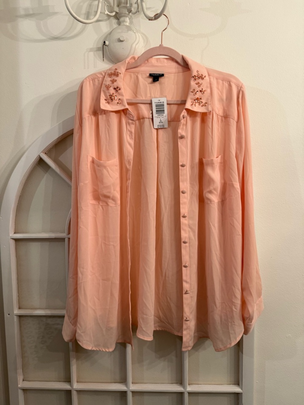 NWT Torrid 1 1X 14-16 Peach Beaded Jewel Collar Button Down Shirt Blouse⁠ career